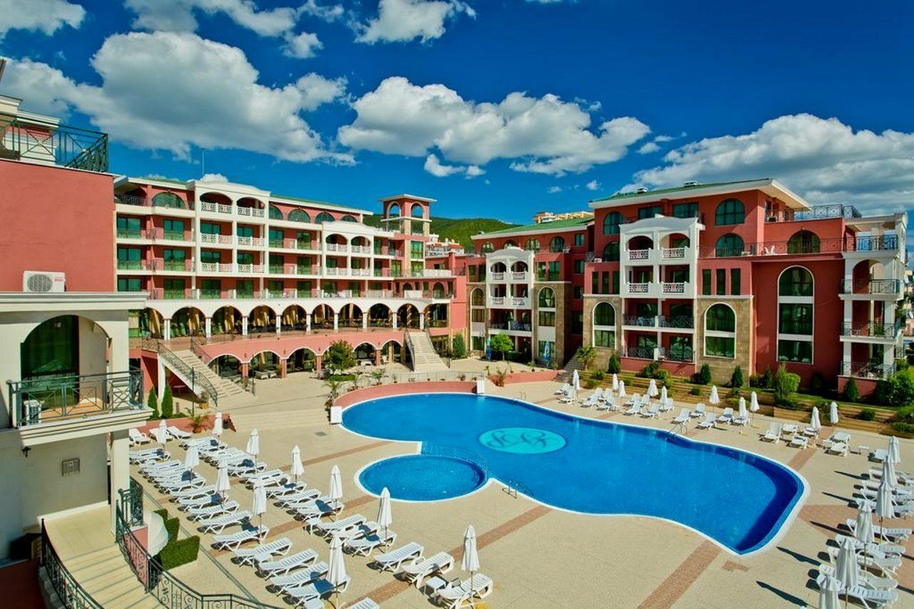 Saint George Palace Hotel สวิติ วลัส ภายนอก รูปภาพ